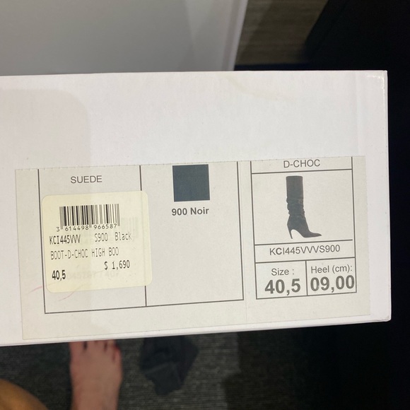 Beautiful suede Dior boots. - Picture 5 of 6